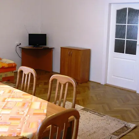 Apartmán Ubytovani Svitavy-náměstí Míru 13 *